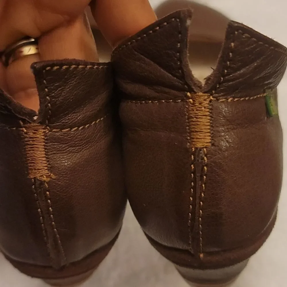 El naturalista Mary Jane style shoes size 8